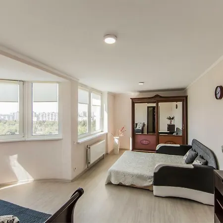 Super View, Luxury Apartment Near Chernihiv Metro. 基輔 外观 照片