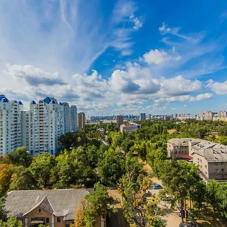 Super View, Luxury Apartment Near Chernihiv Metro. 基輔 外观 照片