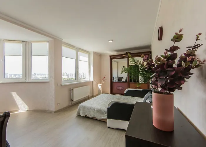 Super View, Luxury Apartment Near Chernihiv Metro.
