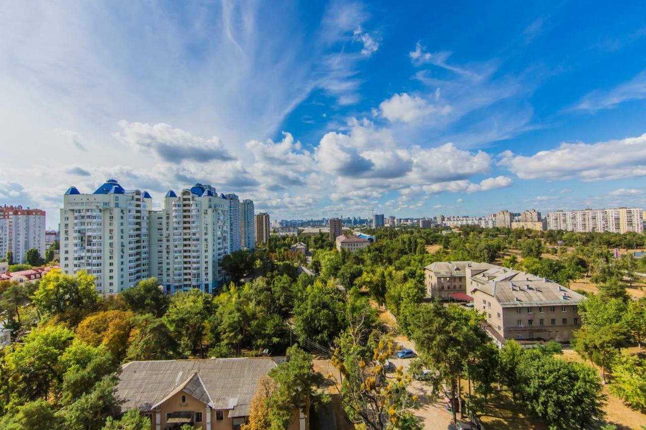 Super View, Luxury Near Chernihiv Metro. Kiew