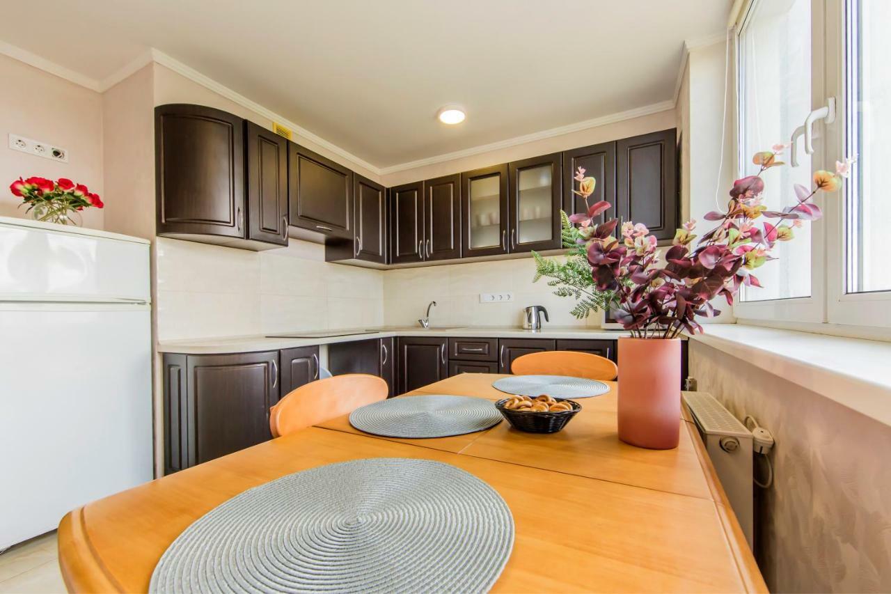 Super View, Luxury Near Chernihiv Metro. Apartment Kyiv