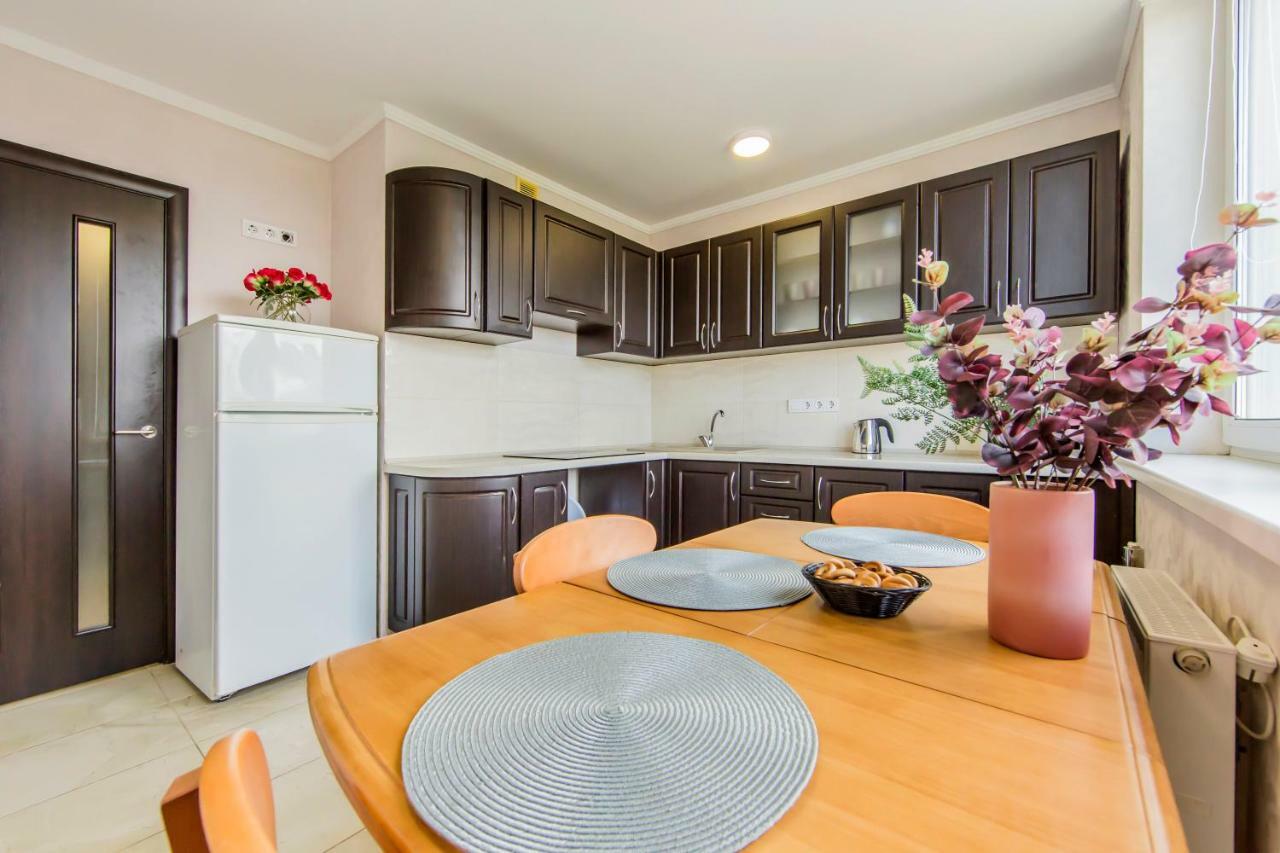 Super View, Luxury Near Chernihiv Metro. Kyiv