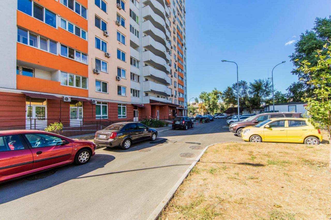 Super View, Luxury Near Chernihiv Metro. Kyiv