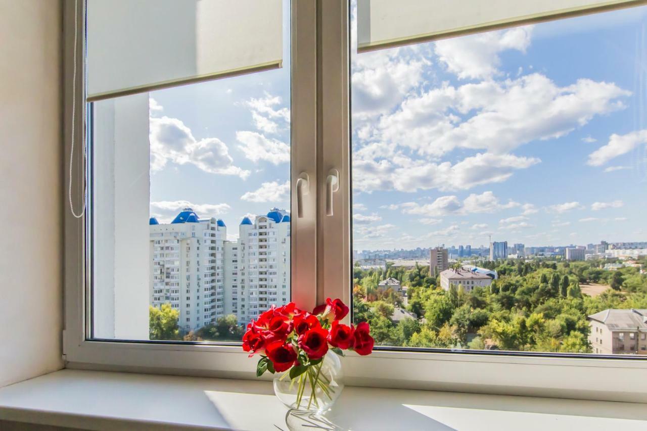 Super View, Luxury Near Chernihiv Metro. Apartment Kyiv