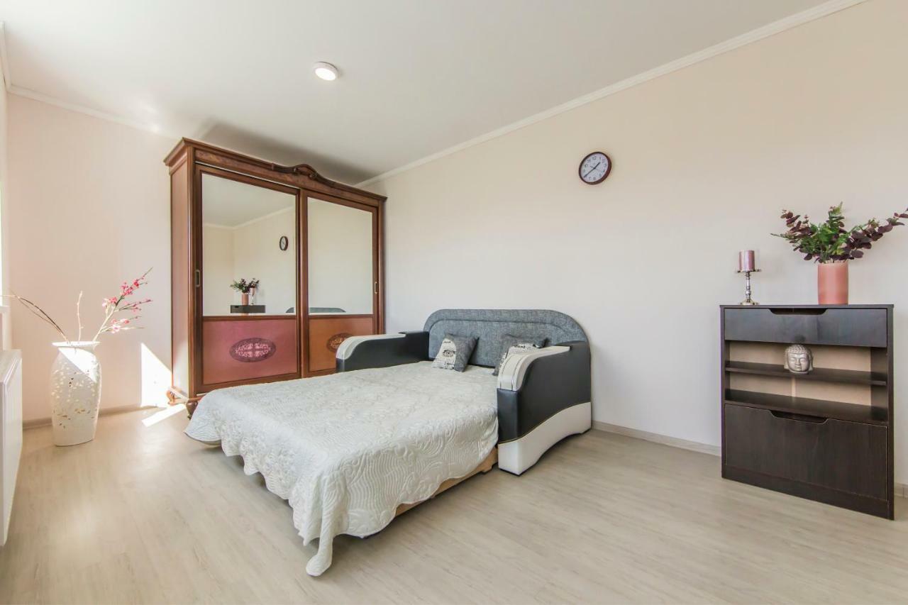 Super View, Luxury Near Chernihiv Metro. Apartment *